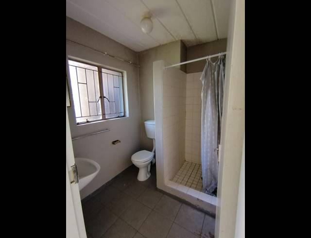 1 BEDROOM PROPERTY TO RENT IN DIE BULT